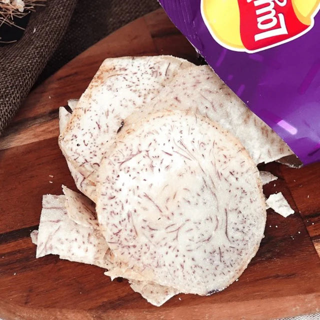 Lay's Potato Chips Taro Sea Salt and Black Pepper Flavour 60g