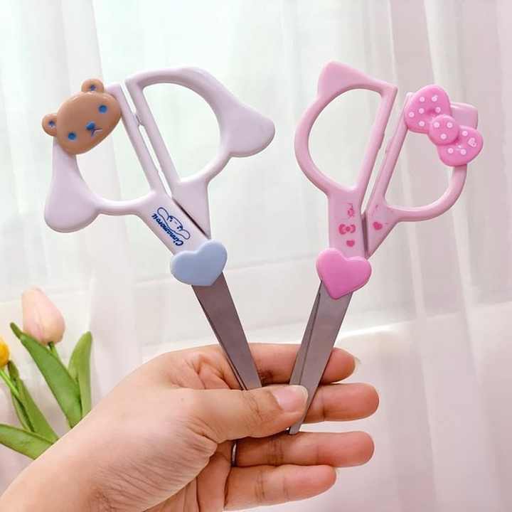 Saks Sanrio