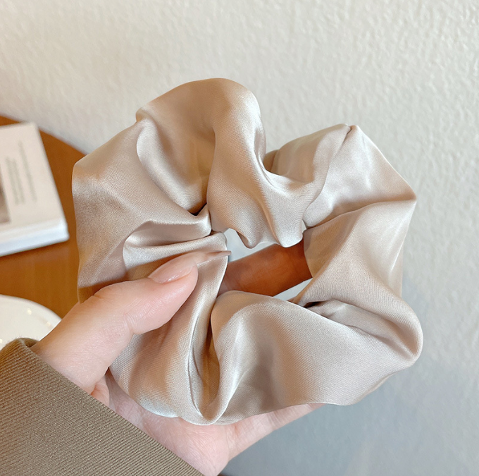 Elegant Sateng Scrunchie 12cm