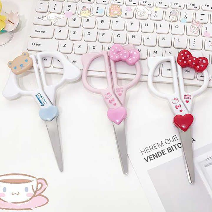 Saks Sanrio