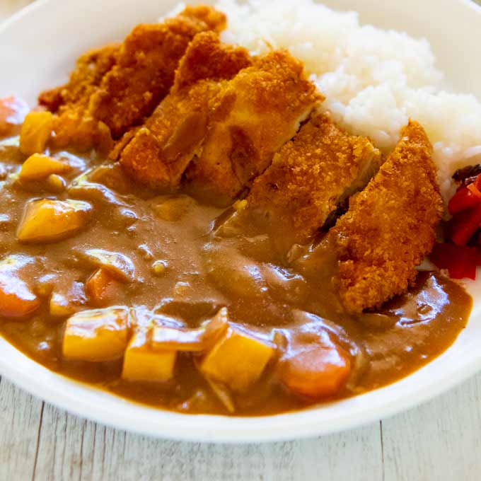 Golden Curry Sauce Mix Hot 220g (S&B)