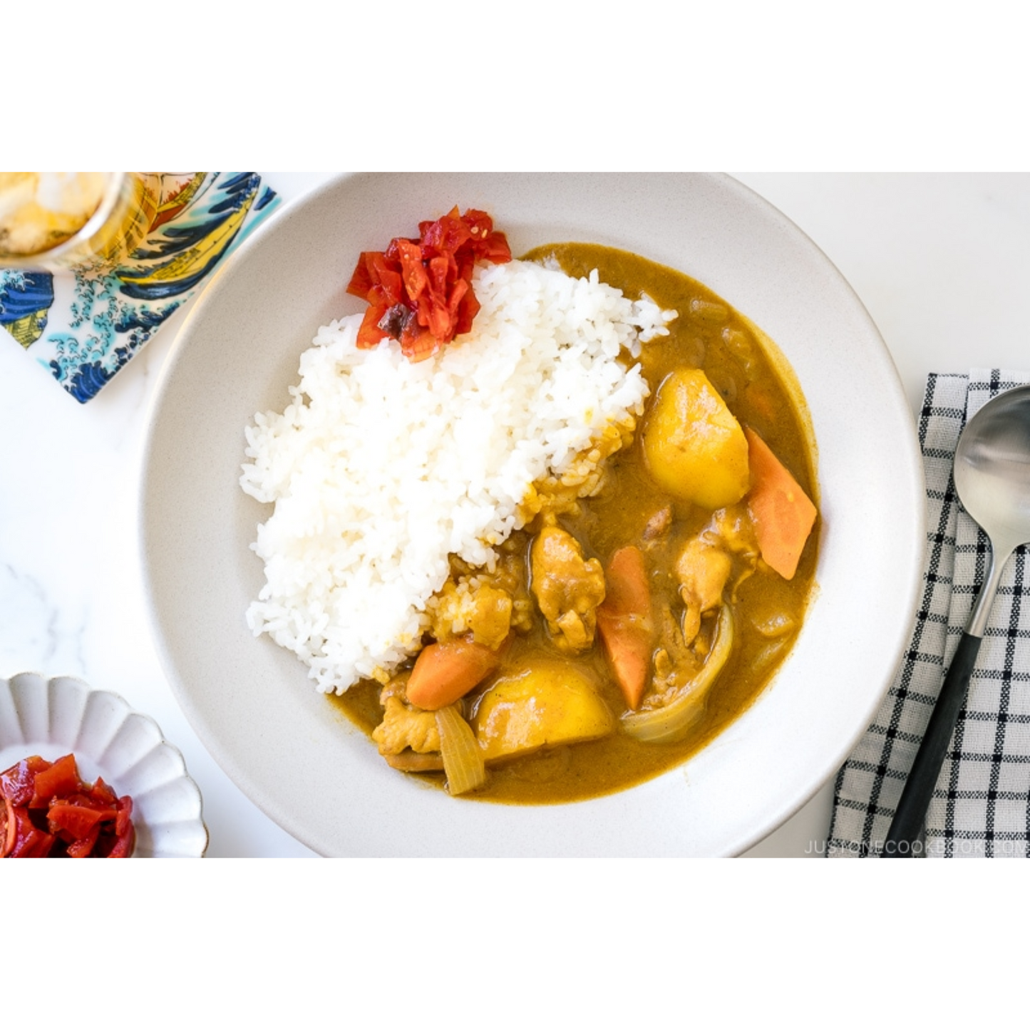 Golden Curry Sauce Mix Medium Hot 220g (S&B)