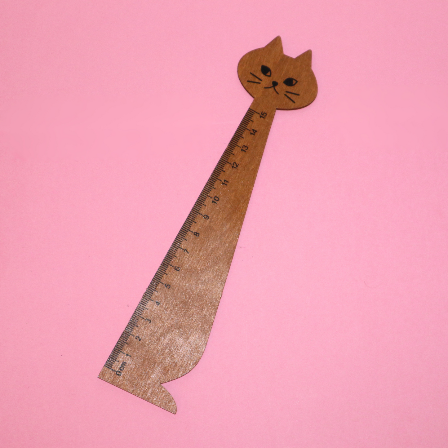 Tre Linjal Lang Katt 15cm