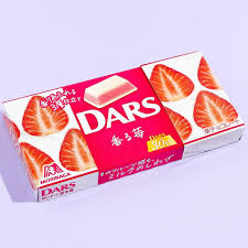 Dars White Chocolate Fragrant Strawberries 46g (MORINAGA)