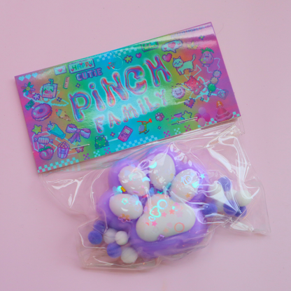 Taba Squishy Cat Paws Lilla & Hvit  (PINCH FAMILY)