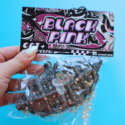 Taba Squishy Croissant (BLACK PINK)