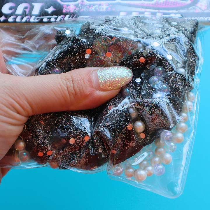 Taba Squishy Croissant (BLACK PINK)