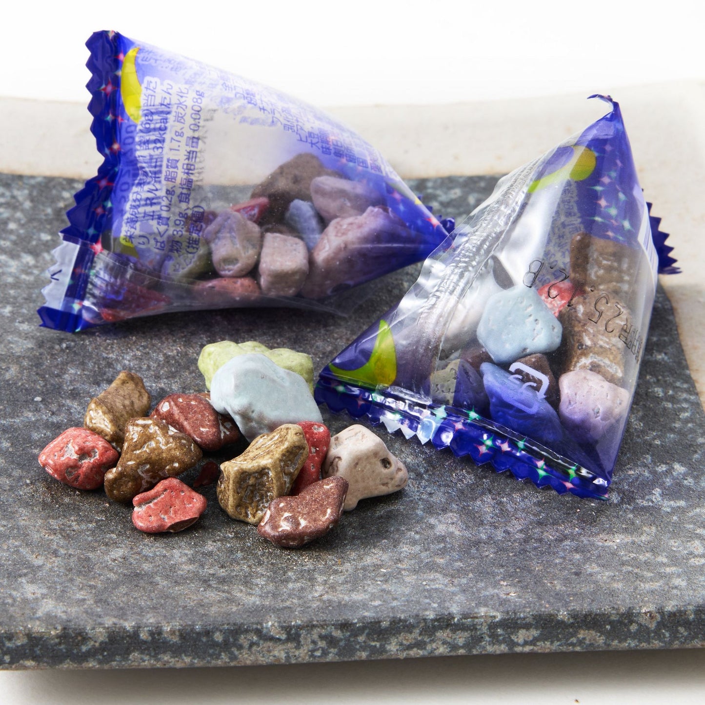 Sjokoladestener Moon Pebble Chocolate 6g (TAKUMA)