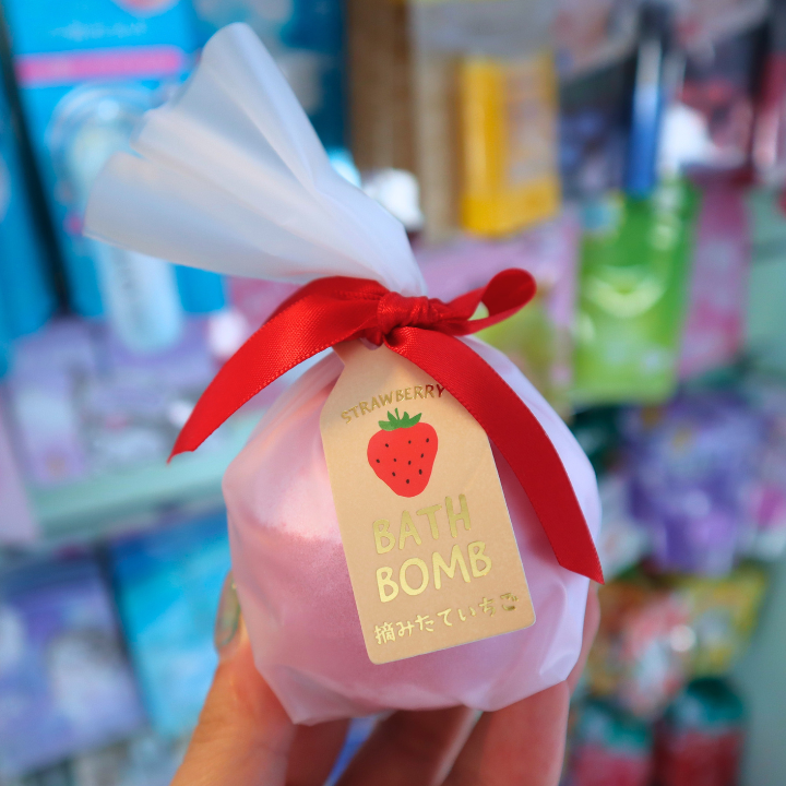 Strawberry Bath Ball 150g (Fruit No Mori)