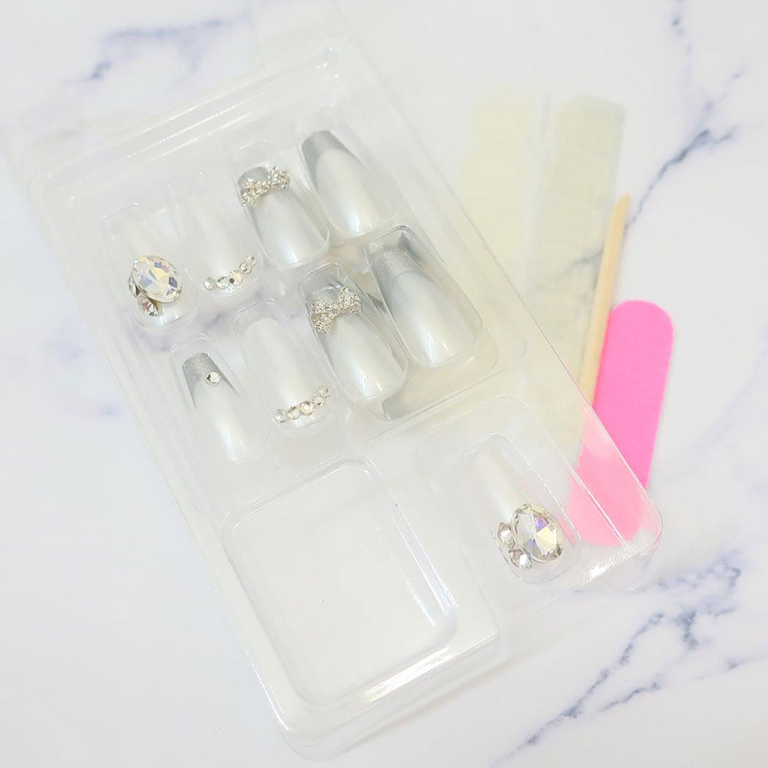 Press-On Nails Pearl White 24pcs (KAMIO)
