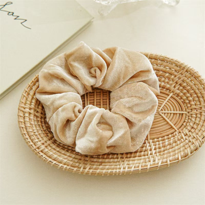 Scrunchie Neutral Velvet 10cm