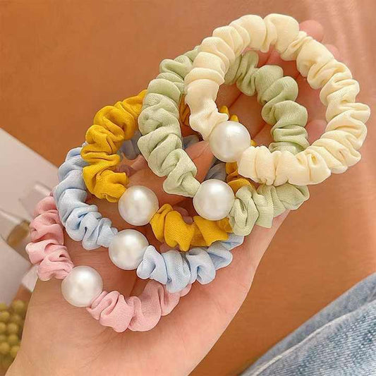 Scrunchie Pearl