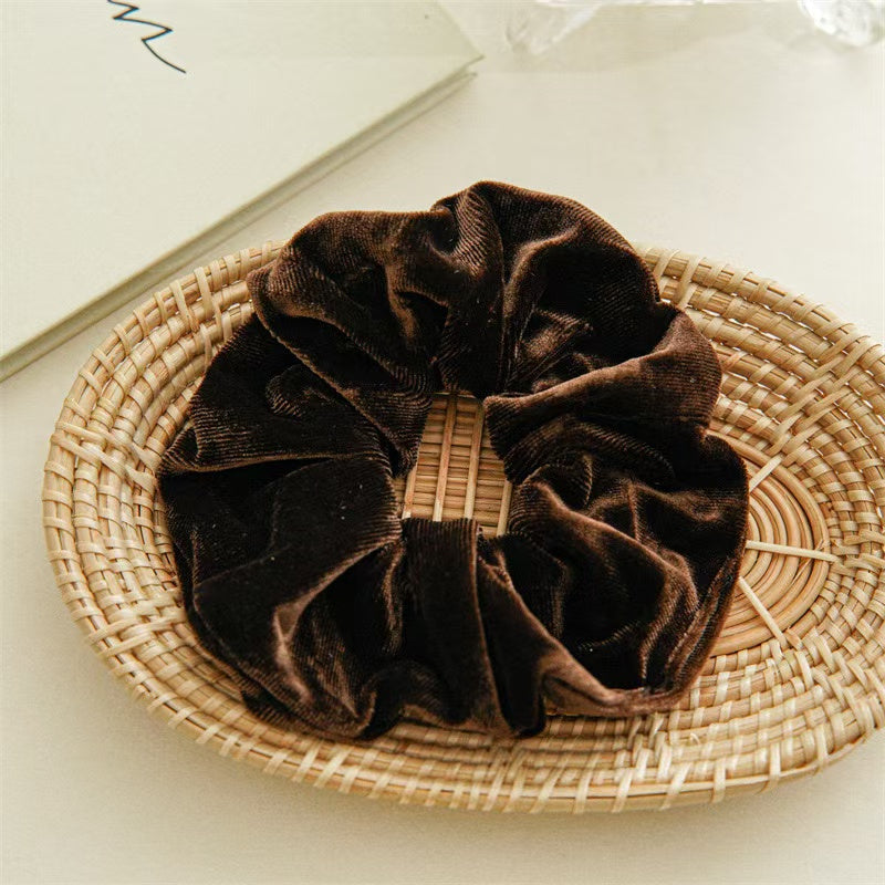 Scrunchie Neutral Velvet 10cm