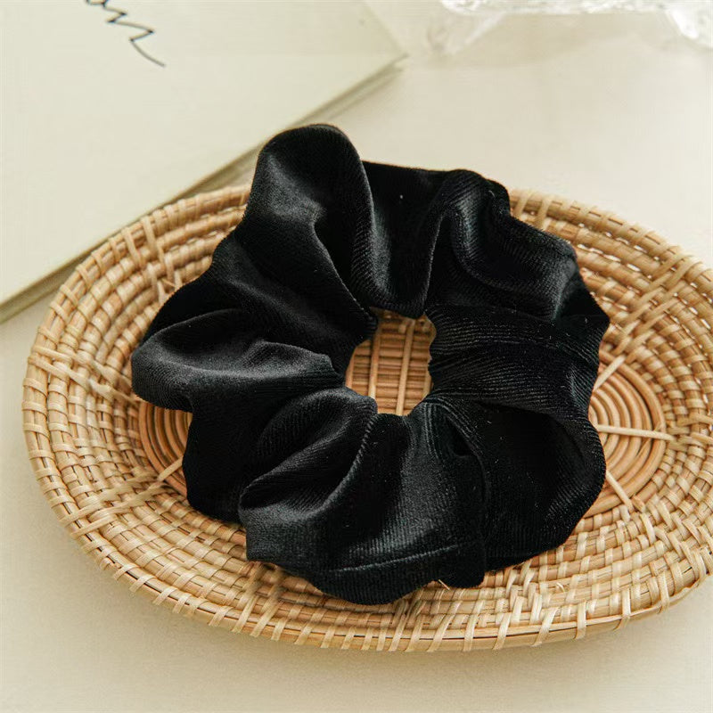 Scrunchie Neutral Velvet 10cm