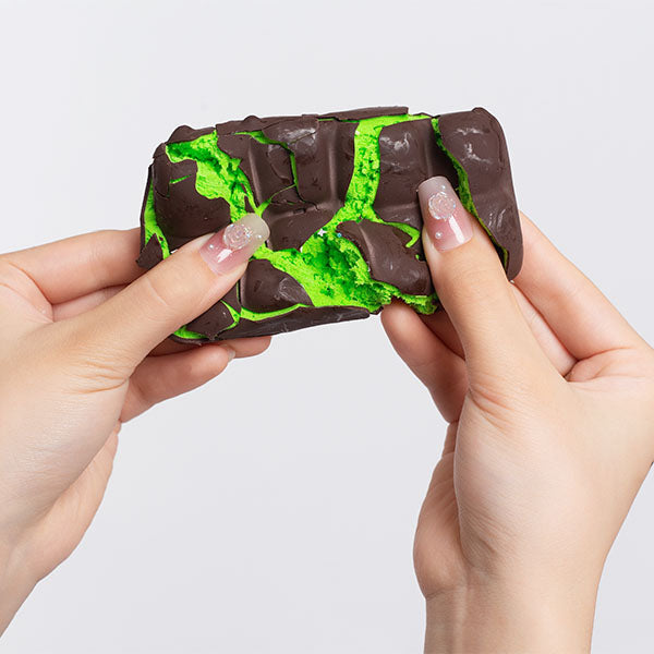 Wax Squishy Crackle Dubai Chocolate